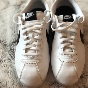 Nike WMNS Classic Cortez Leather (Like New)